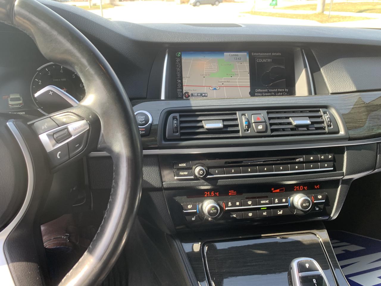 2016 BMW 5-Series 528i xDrive Photo