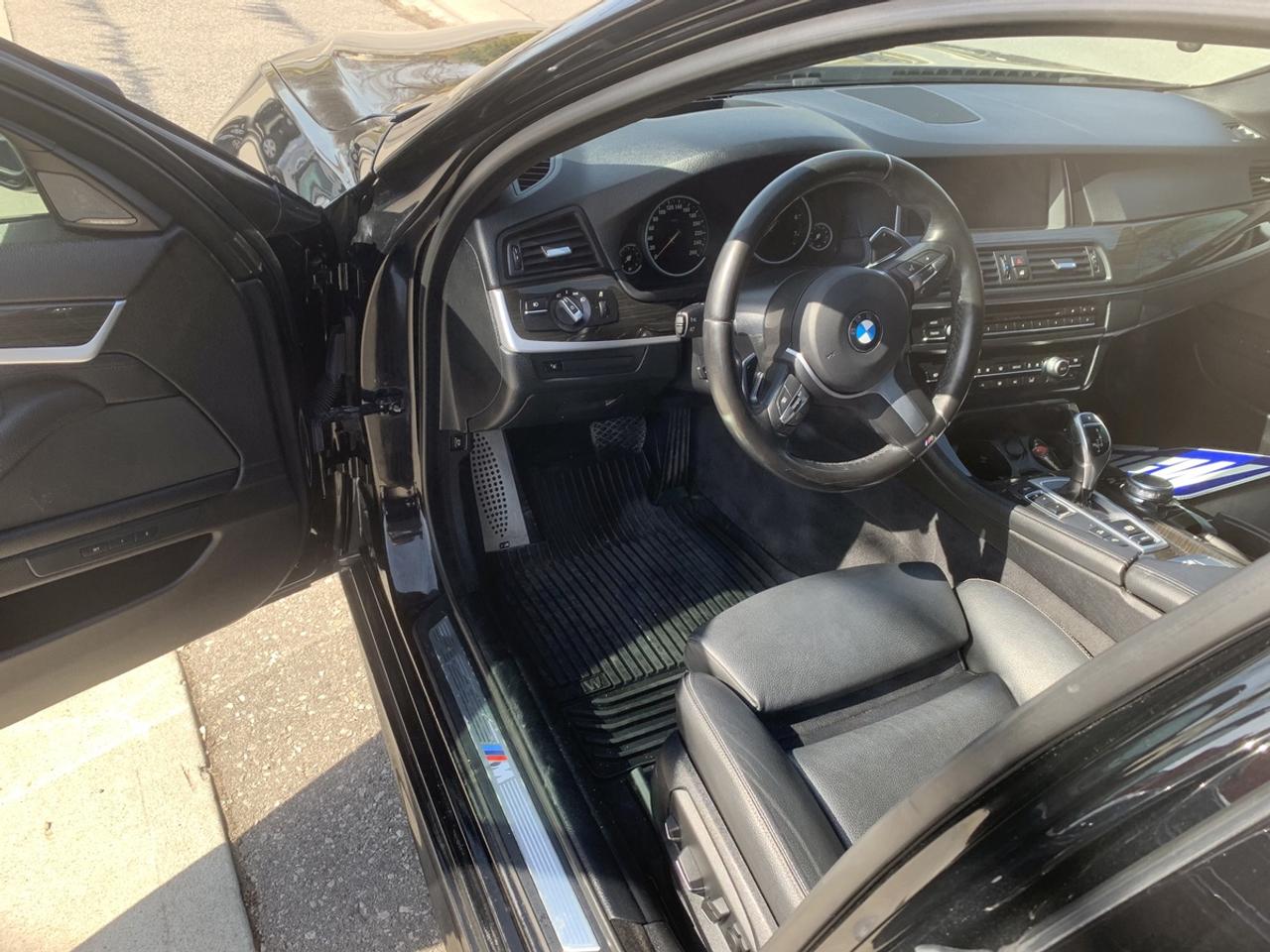 2016 BMW 5-Series 528i xDrive "M" SPORT Photo