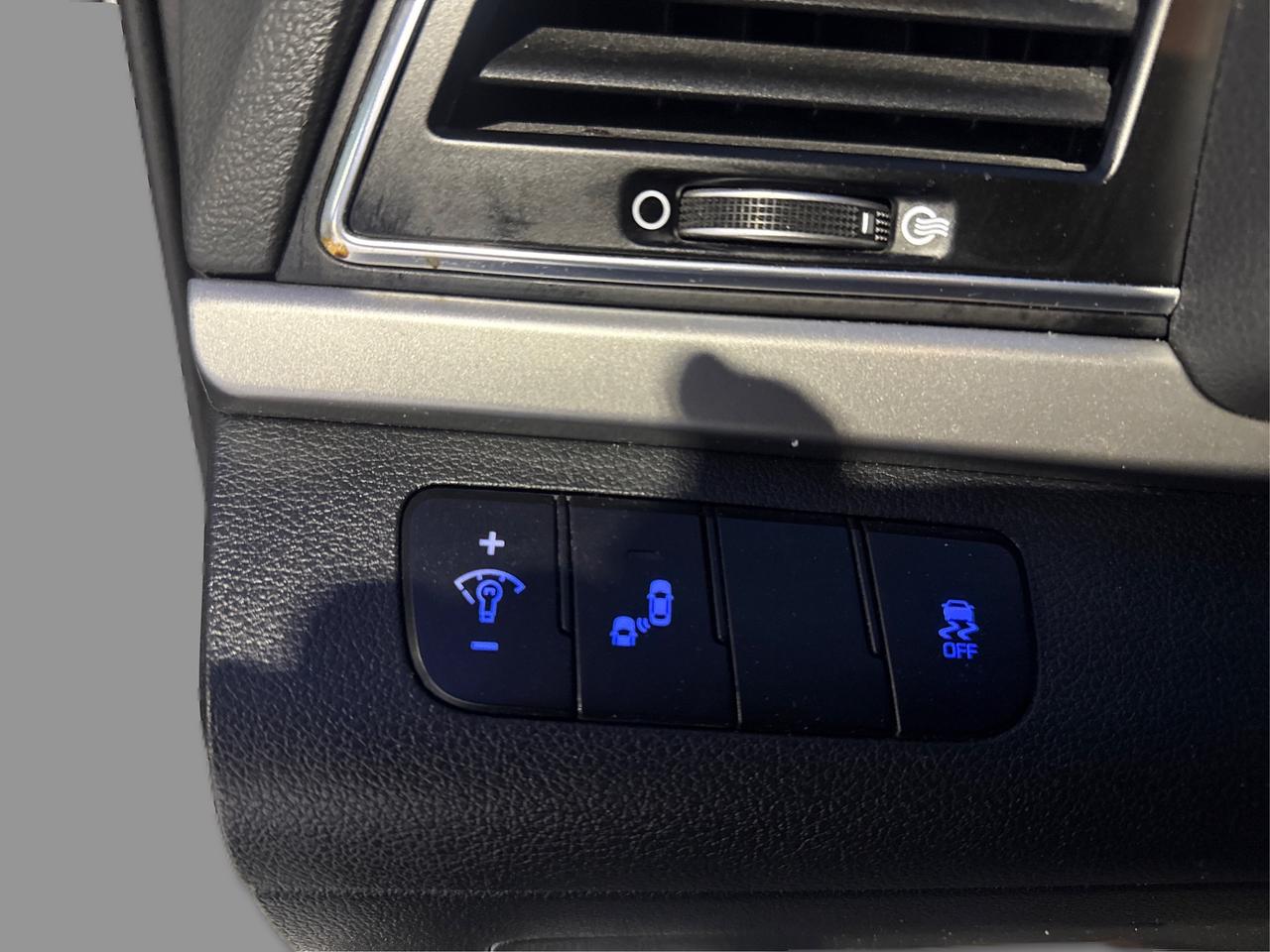 2017 Hyundai Elantra Limited Photo