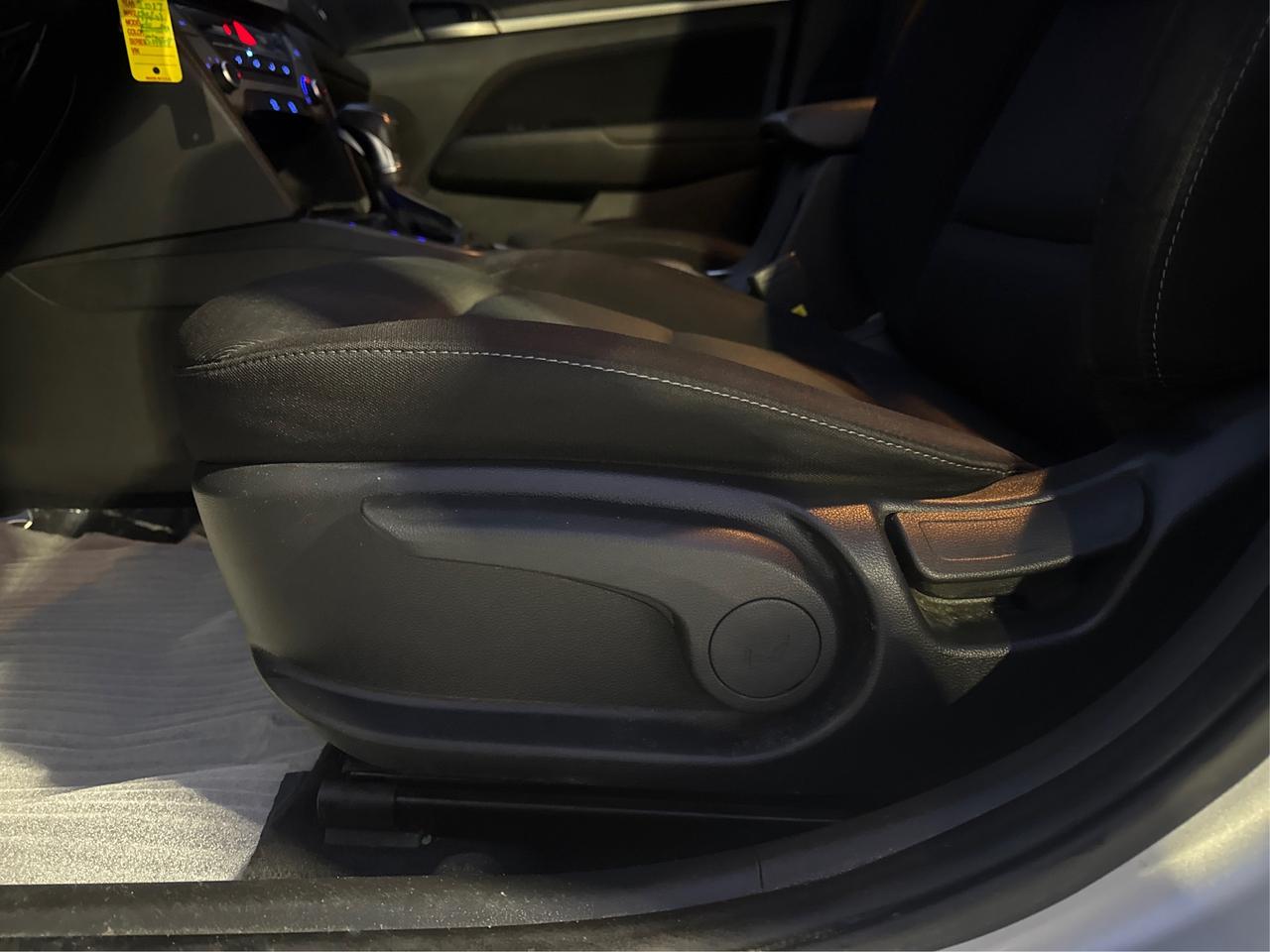 2017 Hyundai Elantra Limited Photo