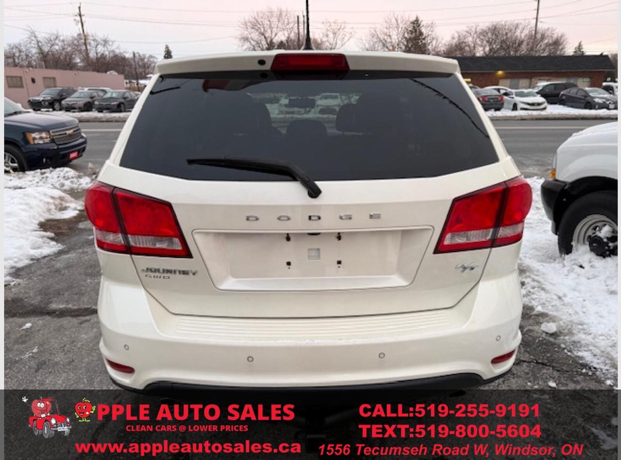 2012 Dodge Journey RT Photo