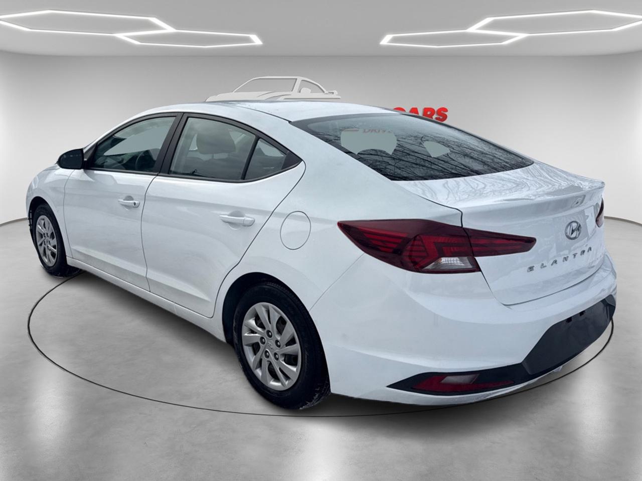 2019 Hyundai Elantra SE Photo
