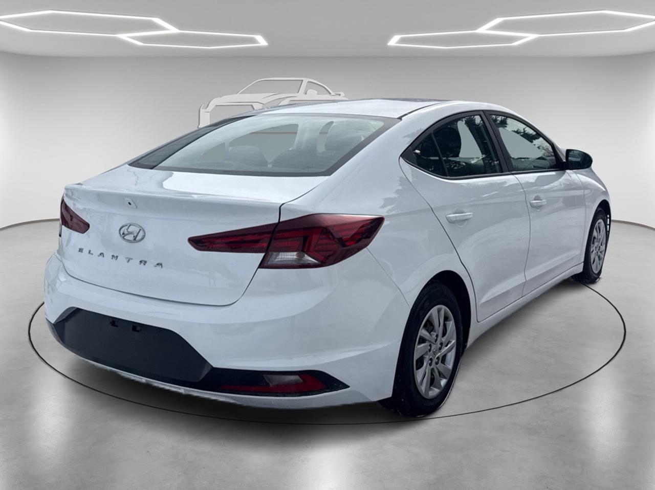 2019 Hyundai Elantra SE Photo2