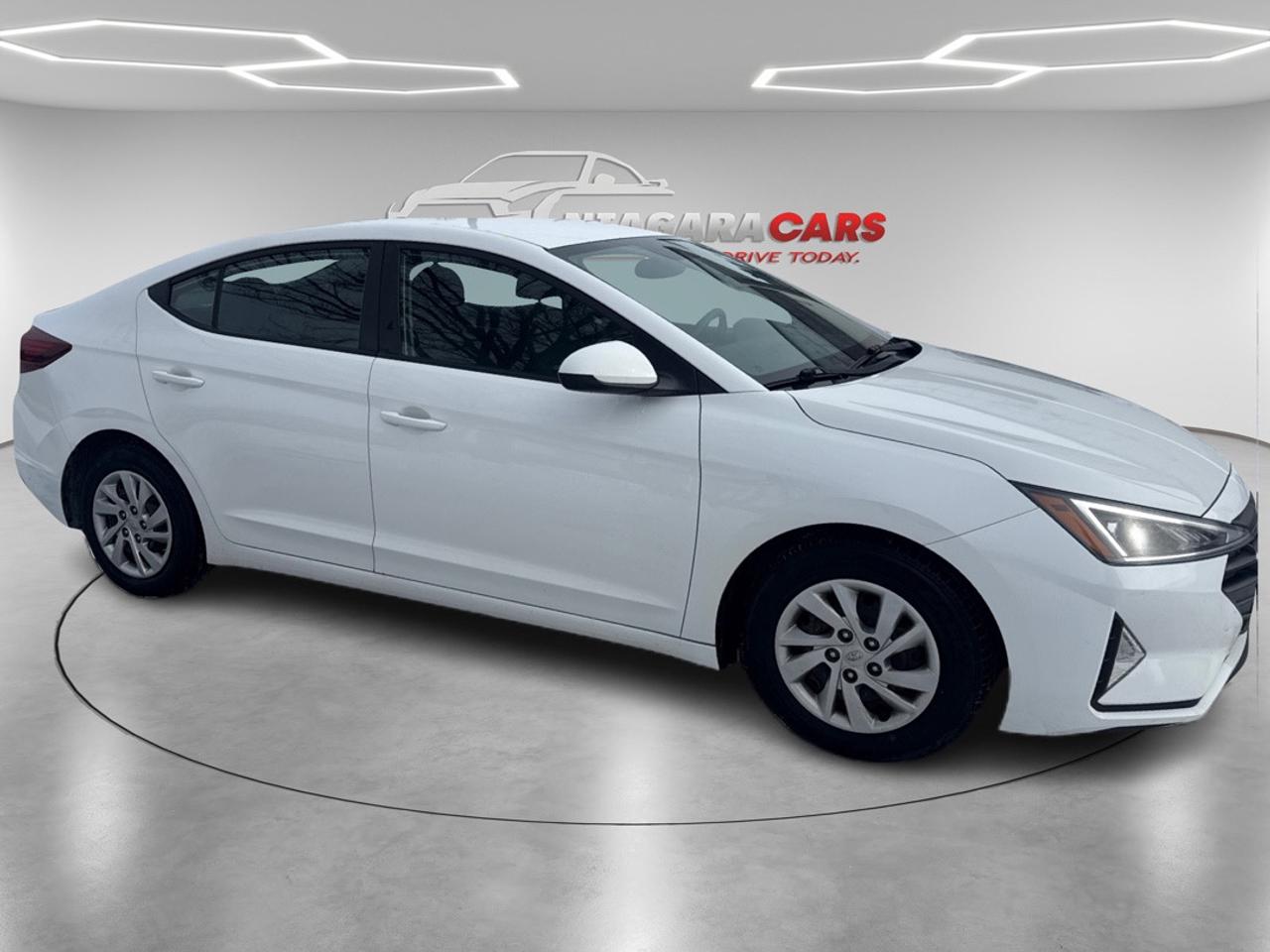 2019 Hyundai Elantra SE Photo