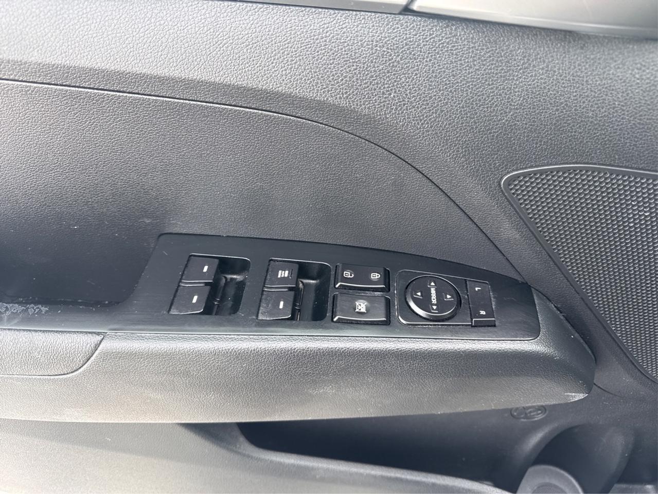 2019 Hyundai Elantra SE Photo