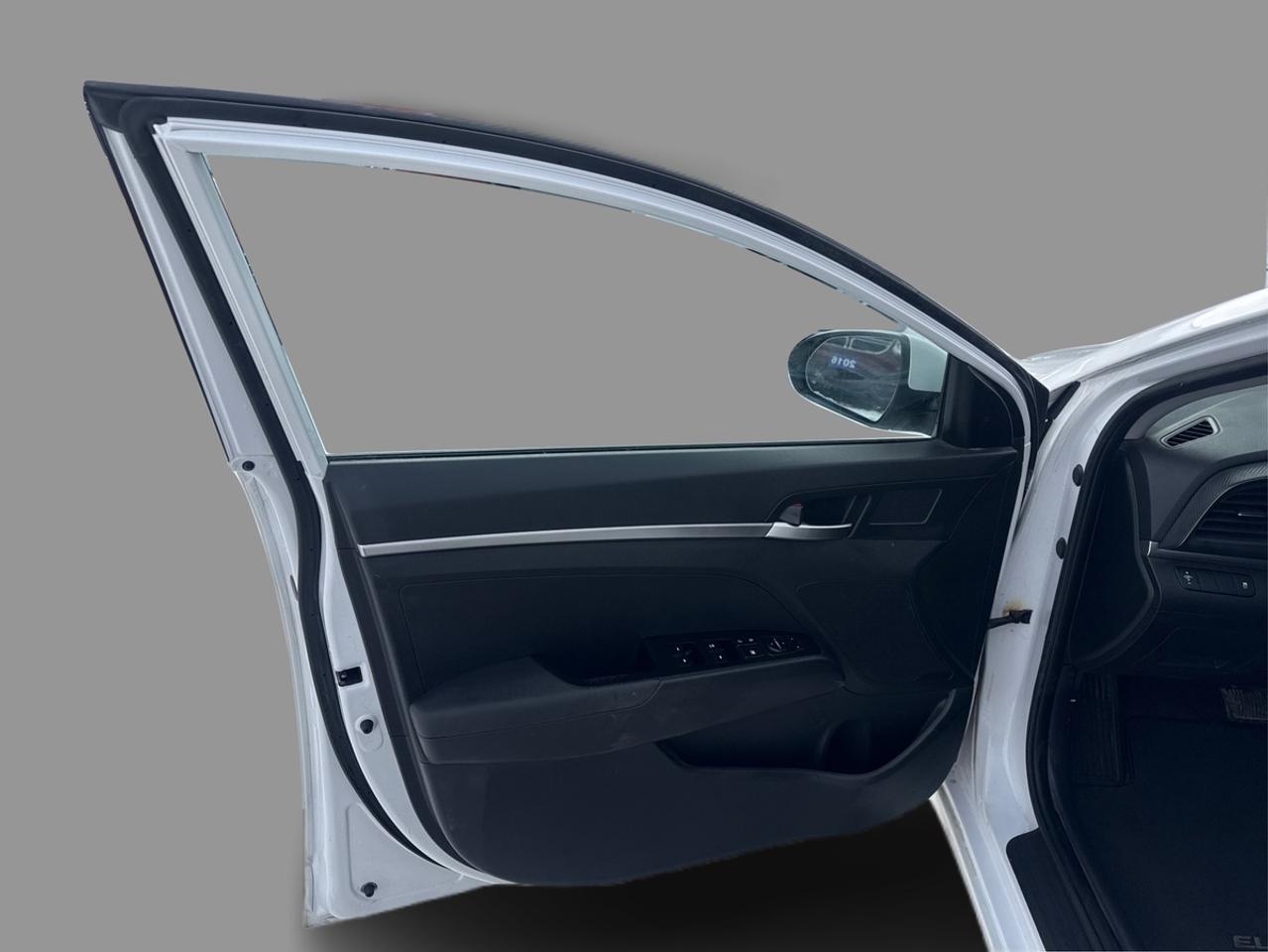 2019 Hyundai Elantra SE Photo