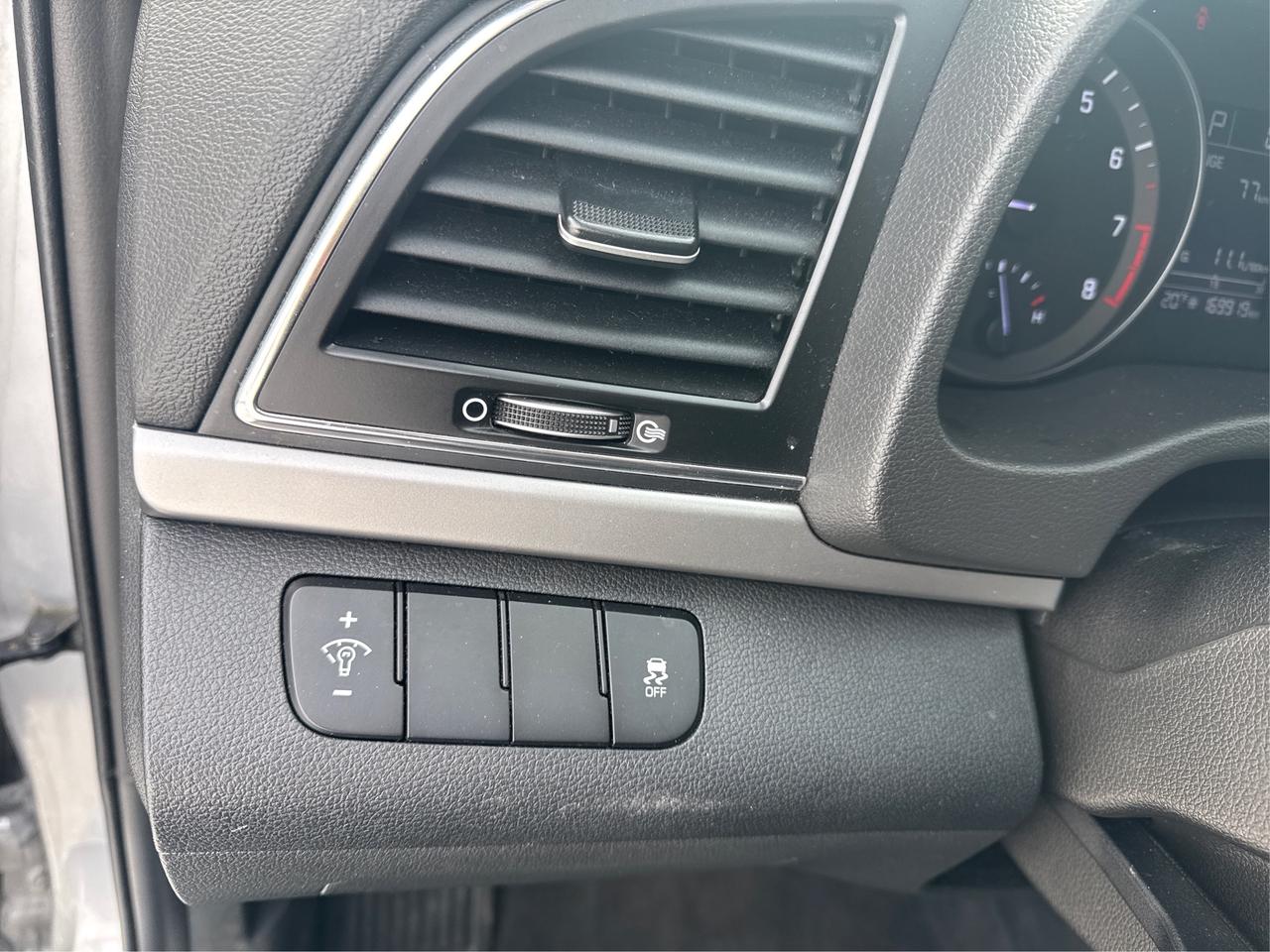 2017 Hyundai Elantra SE Photo