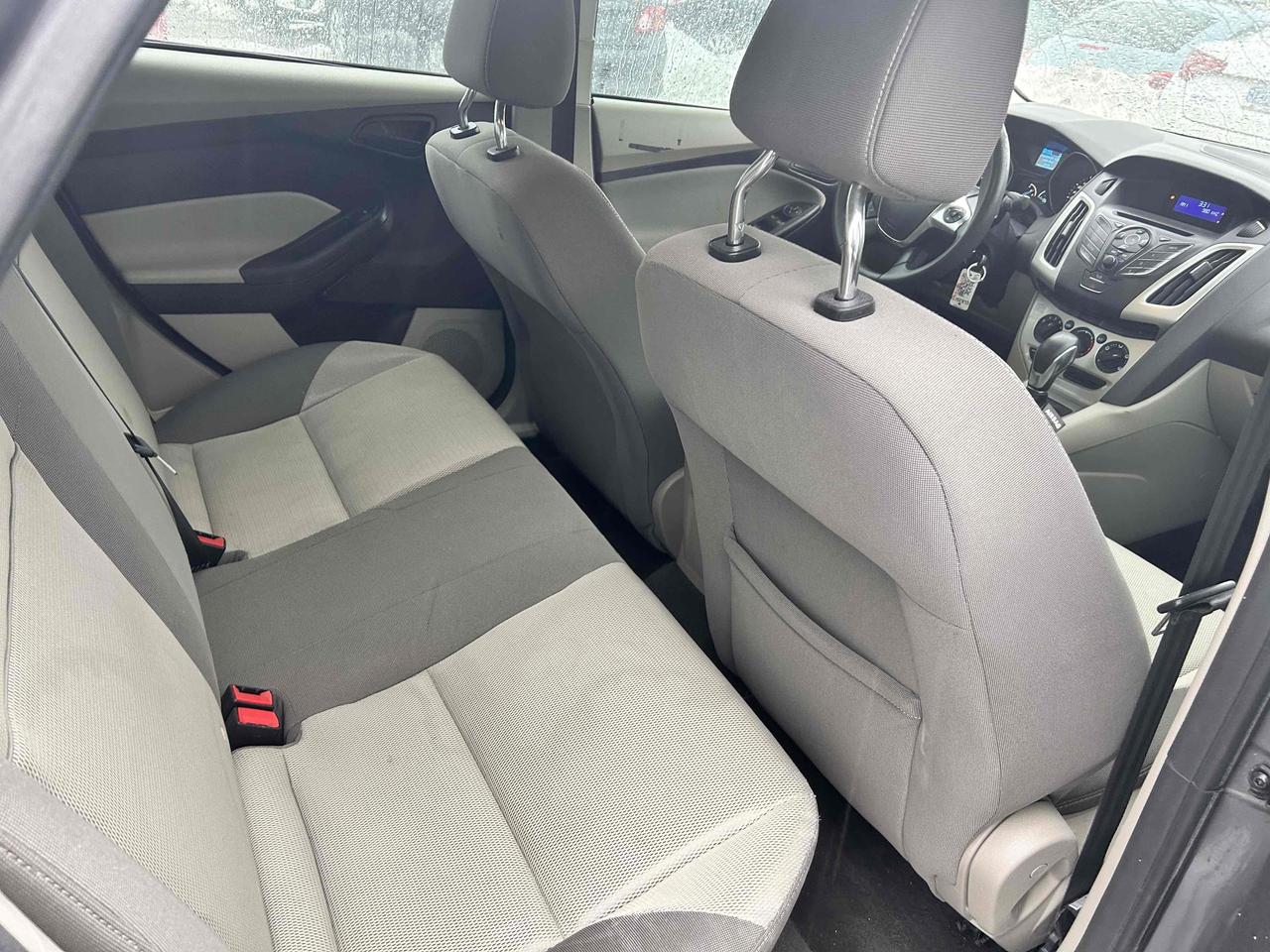 2012 Ford Focus SE Photo4