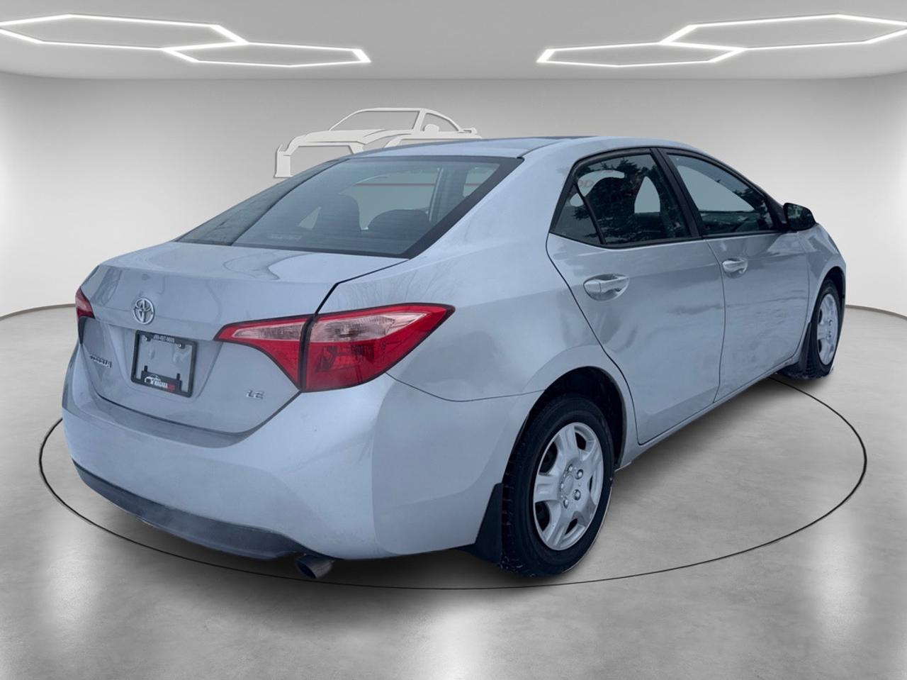 2019 Toyota Corolla LE Photo