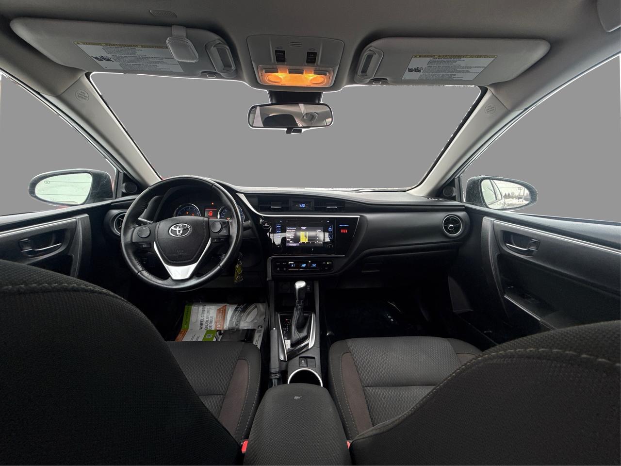 2019 Toyota Corolla LE Photo