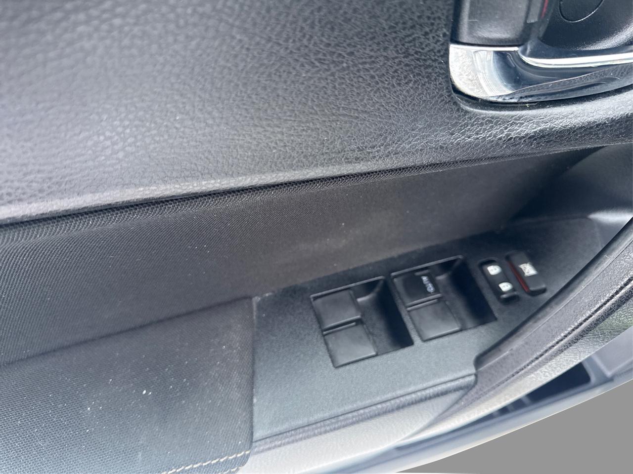 2019 Toyota Corolla LE Photo