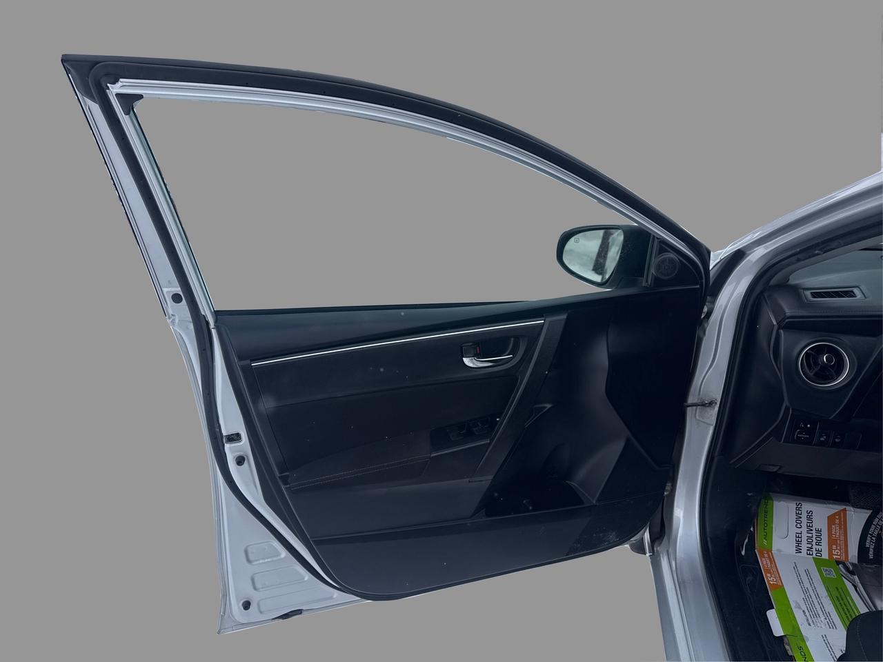 2019 Toyota Corolla LE Photo