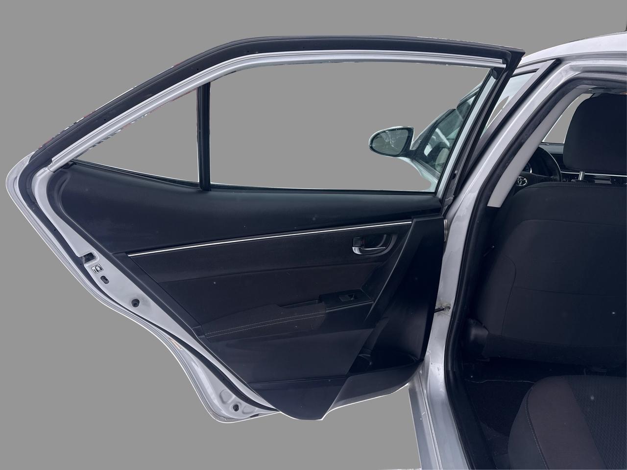 2019 Toyota Corolla LE Photo