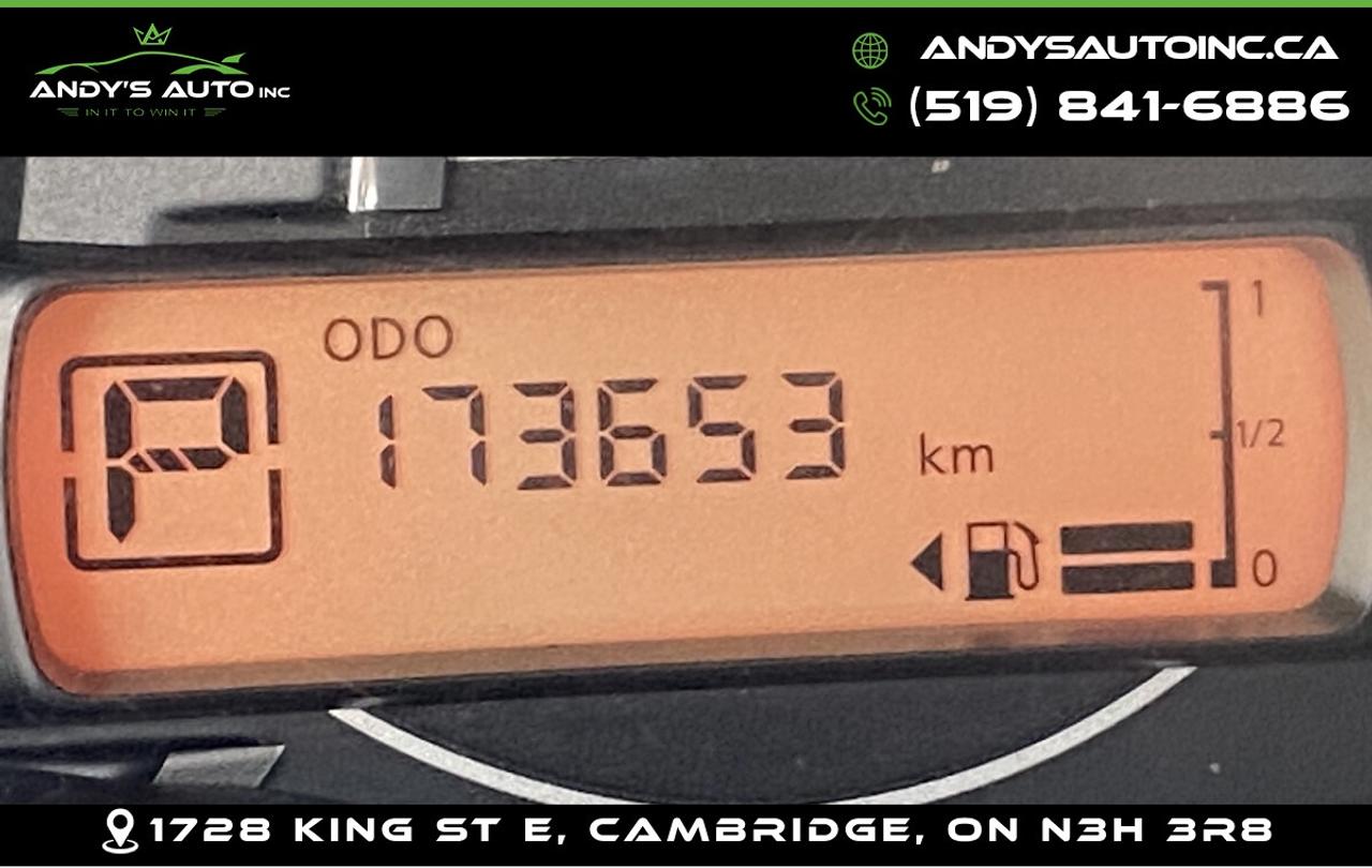 2015 Nissan Micra SR ! NO ACCIDENTS ! AUTO ! BACK UP CAM Photo