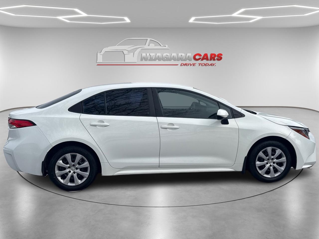 2022 Toyota Corolla LE Photo