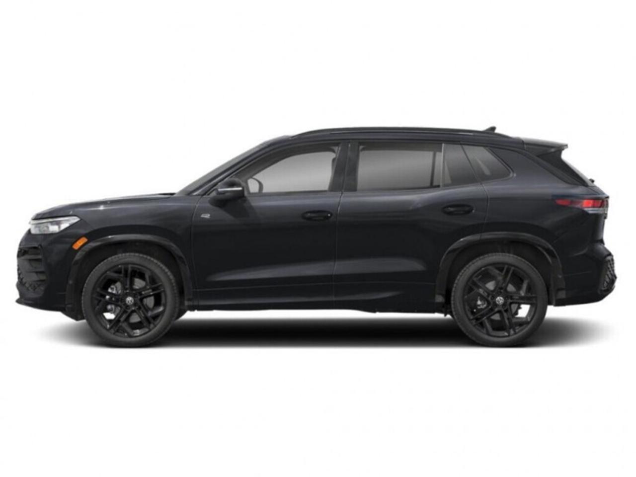 2026 Volkswagen Tiguan Comfortline R-Line Black Edition Photo2