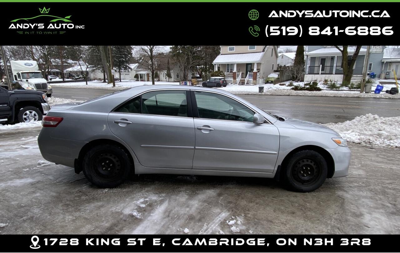 2010 Toyota Camry LE ! SUNROOF ! AUTOMATIC ! LOW KMS Photo