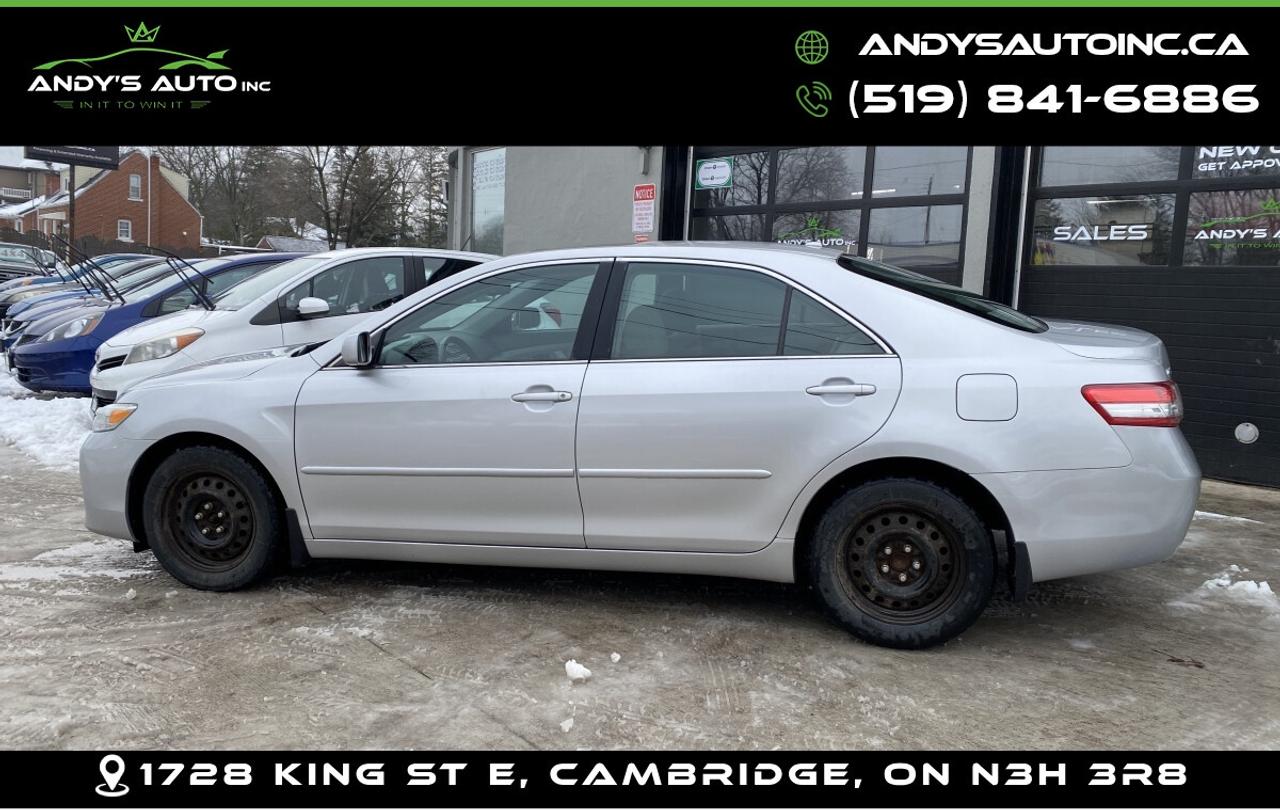 2010 Toyota Camry LE ! SUNROOF ! AUTOMATIC ! LOW KMS Photo
