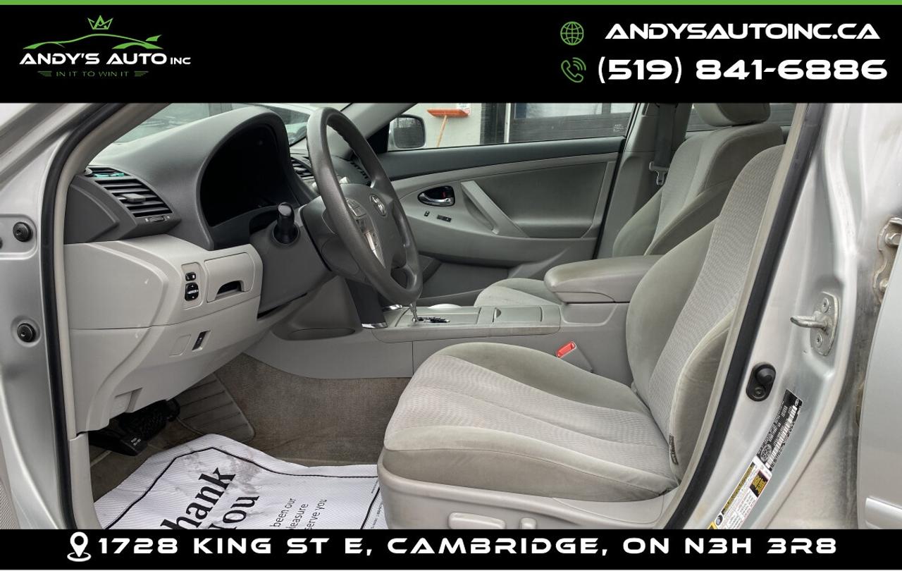 2010 Toyota Camry LE ! SUNROOF ! AUTOMATIC ! LOW KMS Photo