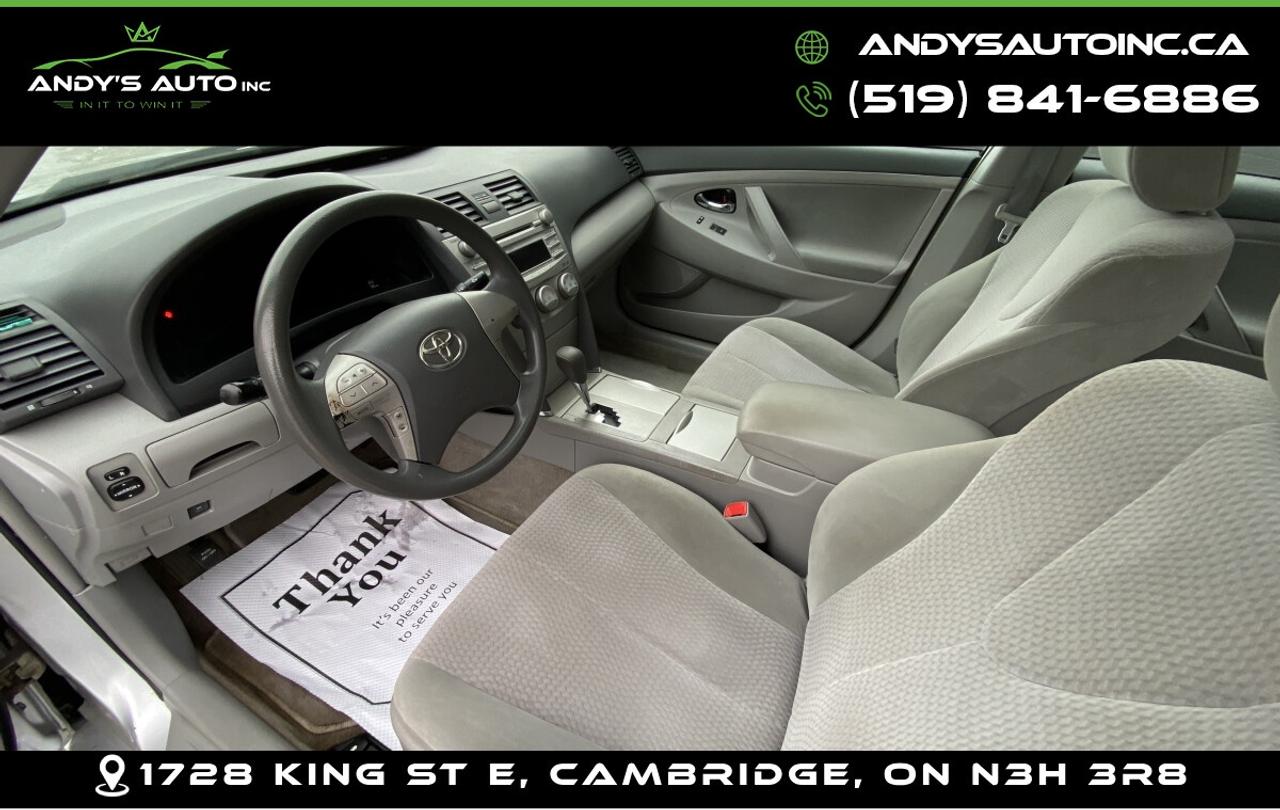 2010 Toyota Camry LE ! SUNROOF ! AUTOMATIC ! LOW KMS Photo