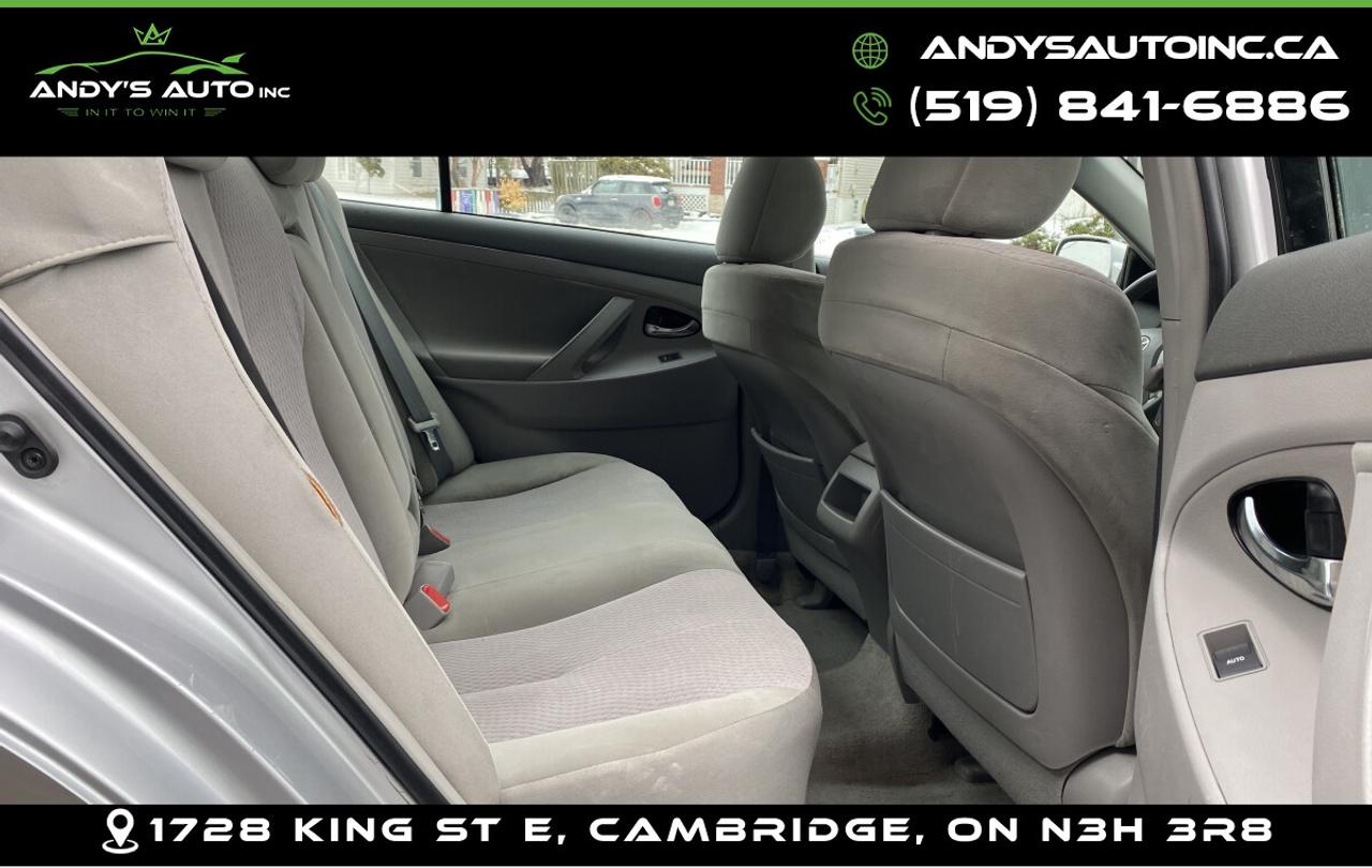2010 Toyota Camry LE ! SUNROOF ! AUTOMATIC ! LOW KMS Photo