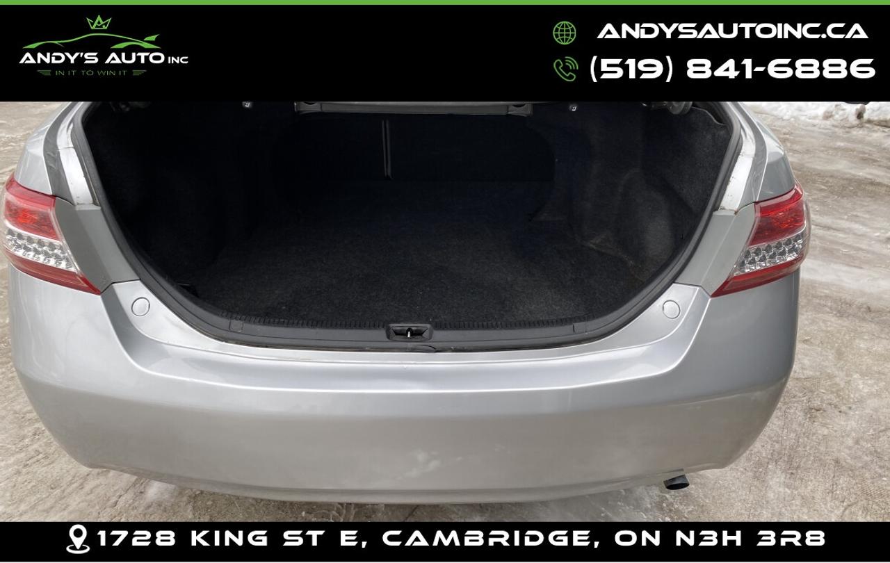2010 Toyota Camry LE ! SUNROOF ! AUTOMATIC ! LOW KMS Photo