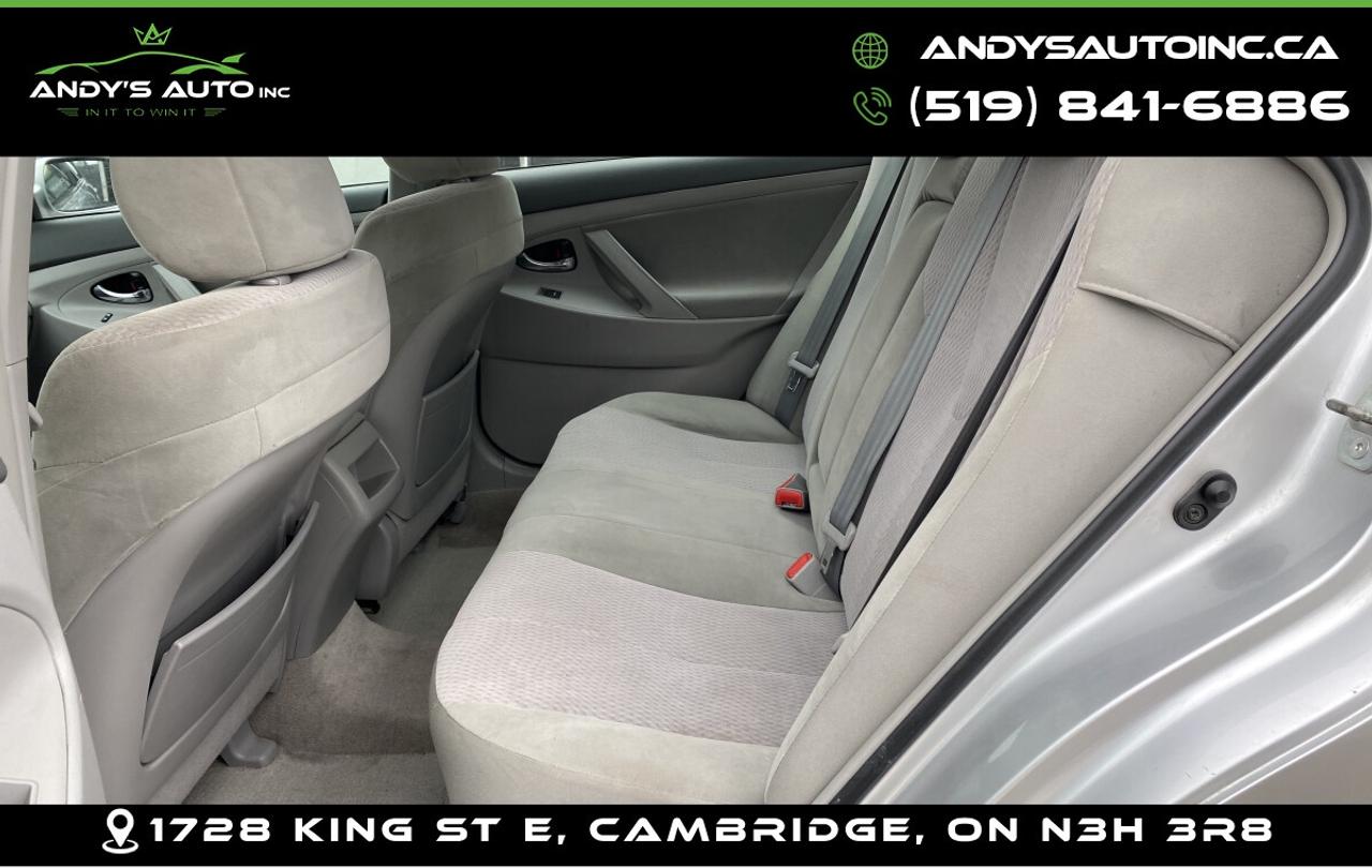 2010 Toyota Camry LE ! SUNROOF ! AUTOMATIC ! LOW KMS Photo