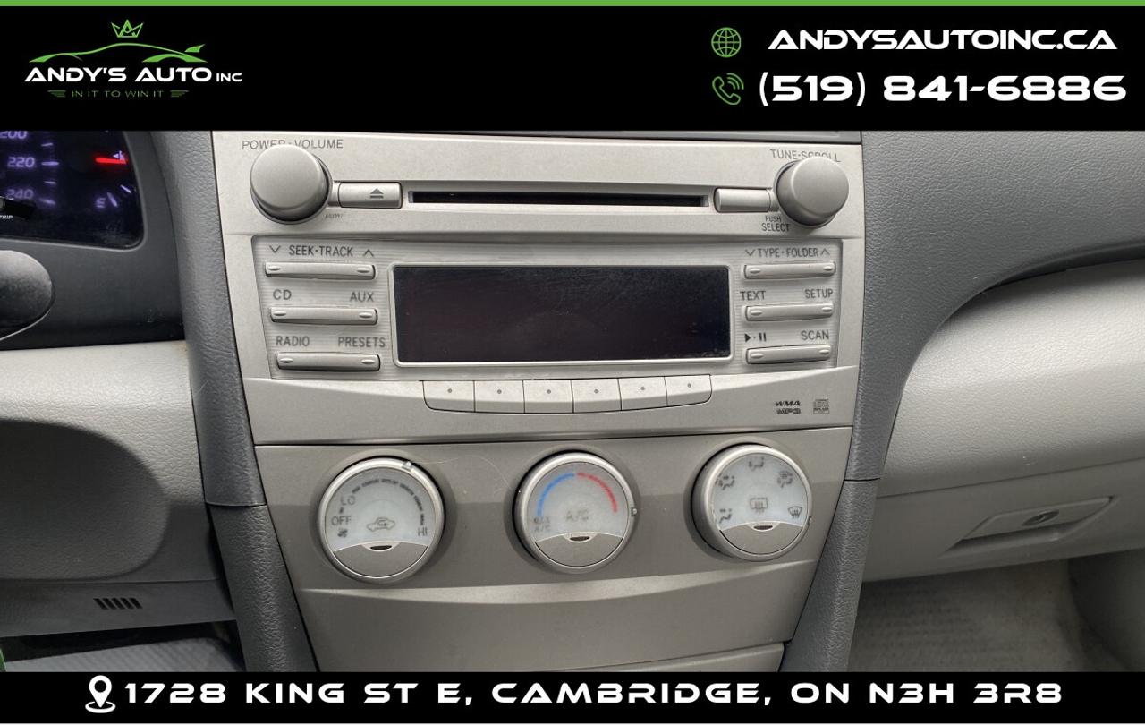 2010 Toyota Camry LE ! SUNROOF ! AUTOMATIC ! LOW KMS Photo