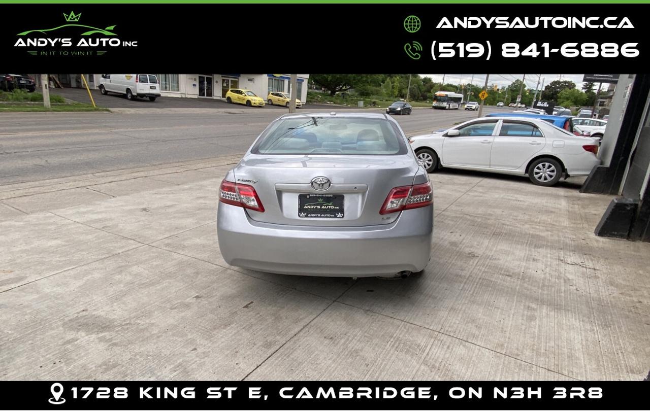 2010 Toyota Camry LE ! SUNROOF ! AUTOMATIC ! LOW KMS Photo
