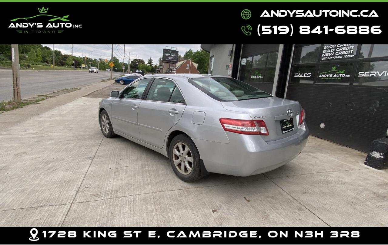2010 Toyota Camry LE ! SUNROOF ! AUTOMATIC ! LOW KMS Photo