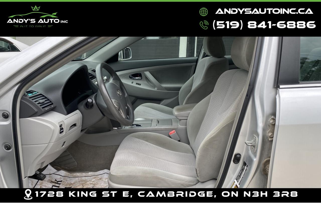 2010 Toyota Camry LE ! SUNROOF ! AUTOMATIC ! LOW KMS Photo