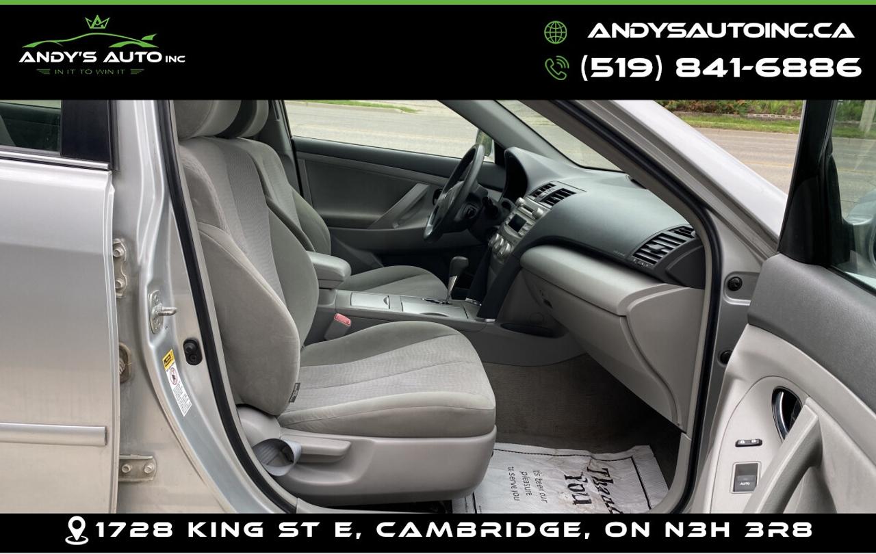2010 Toyota Camry LE ! SUNROOF ! AUTOMATIC ! LOW KMS Photo