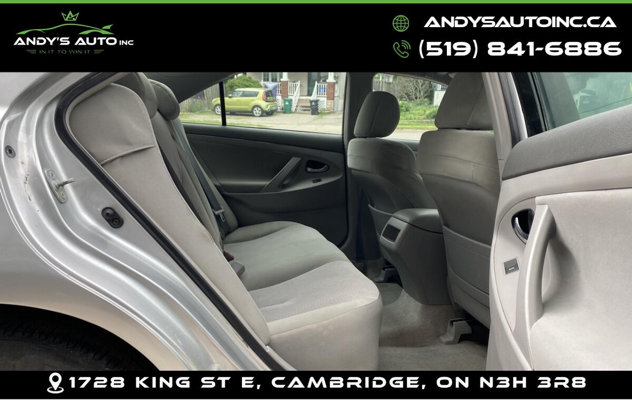 2010 Toyota Camry LE ! SUNROOF ! AUTOMATIC ! LOW KMS Photo