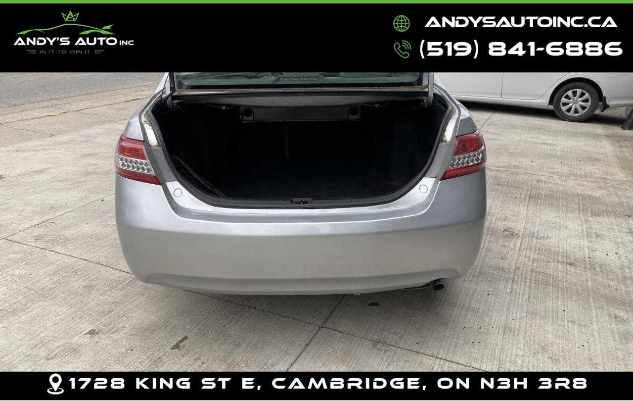 2010 Toyota Camry LE ! SUNROOF ! AUTOMATIC ! LOW KMS Photo