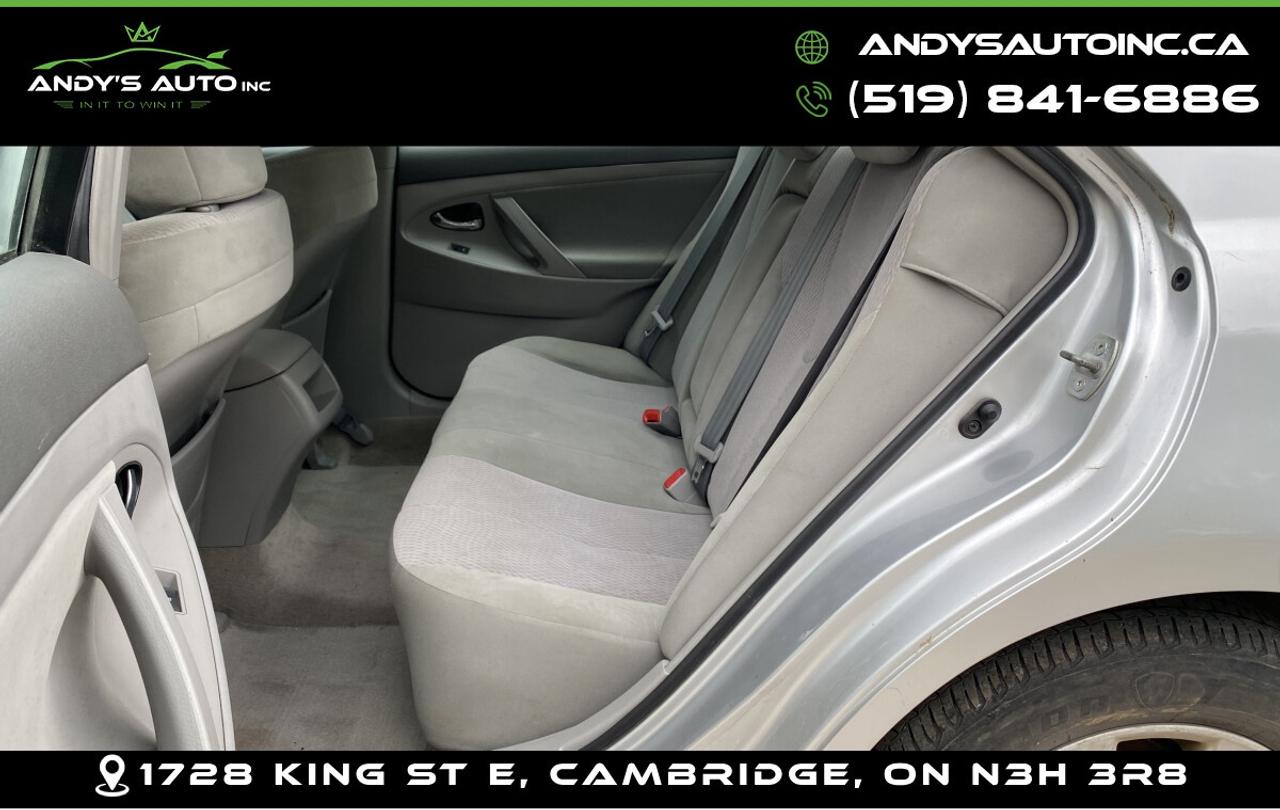 2010 Toyota Camry LE ! SUNROOF ! AUTOMATIC ! LOW KMS Photo