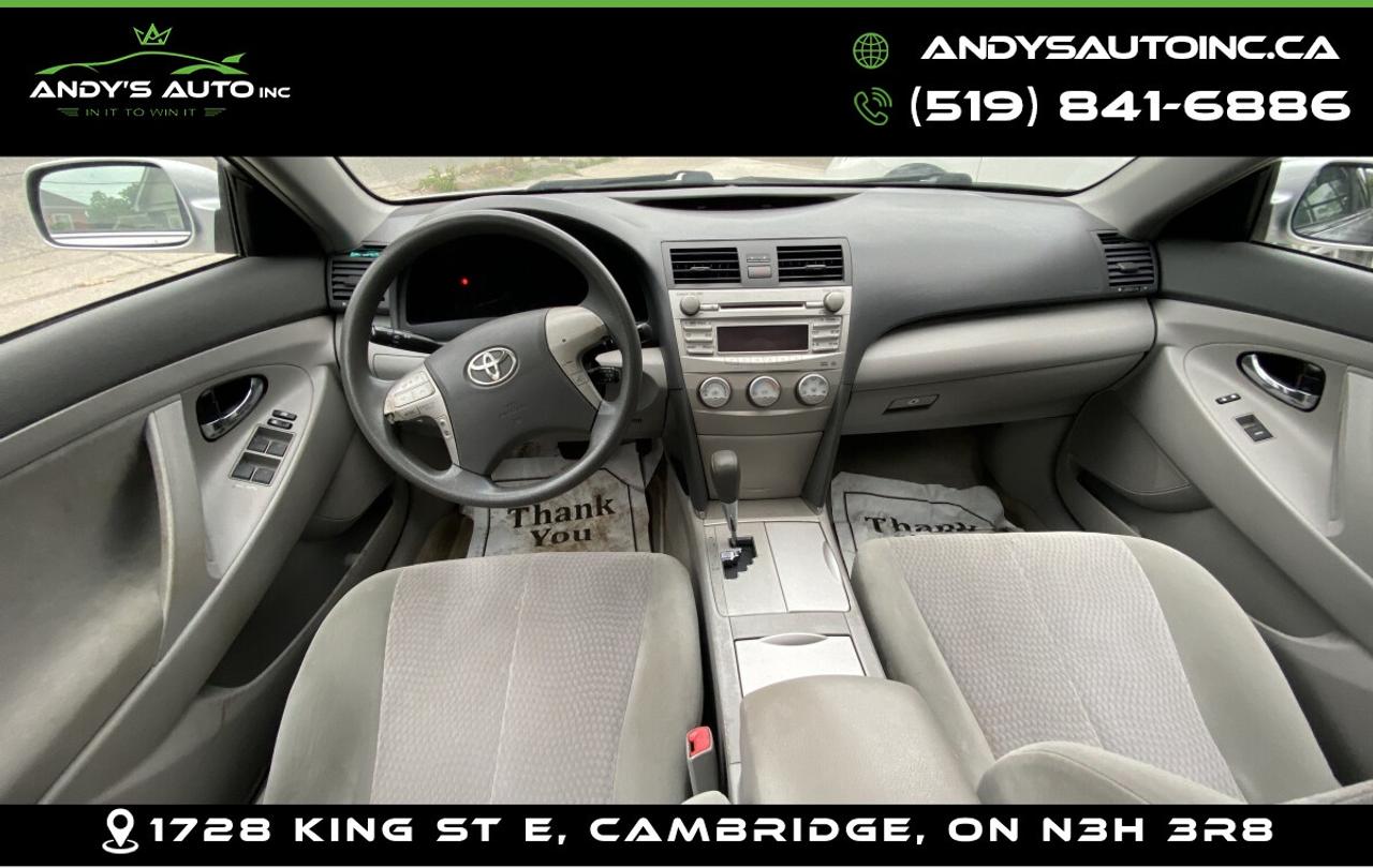 2010 Toyota Camry LE ! SUNROOF ! AUTOMATIC ! LOW KMS Photo