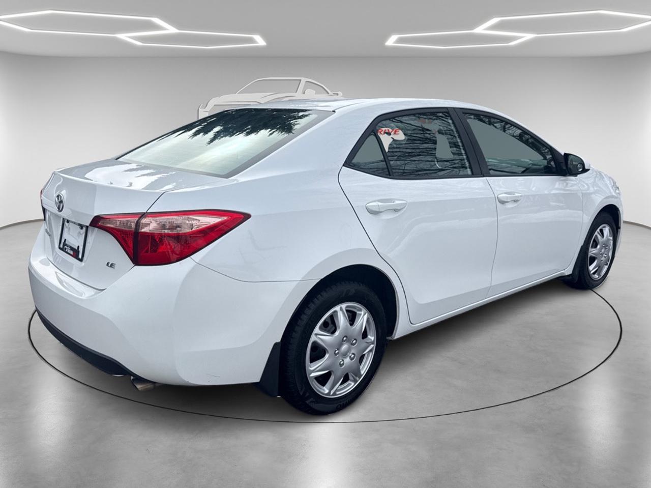 2018 Toyota Corolla L (Natl) Photo2