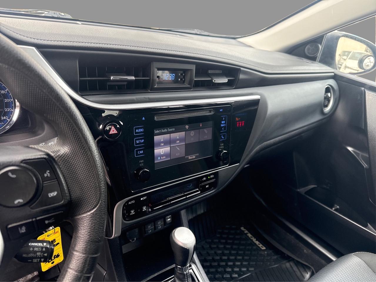 2018 Toyota Corolla LE Photo