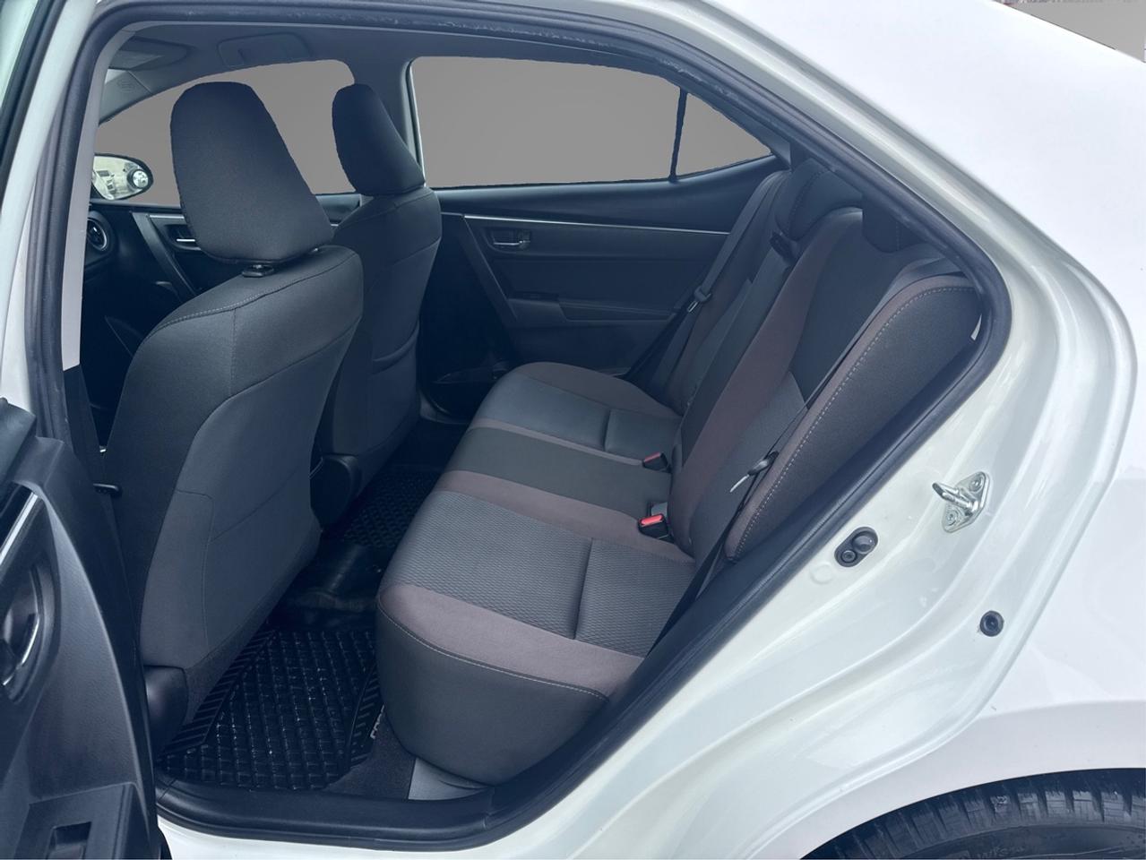 2018 Toyota Corolla LE Photo