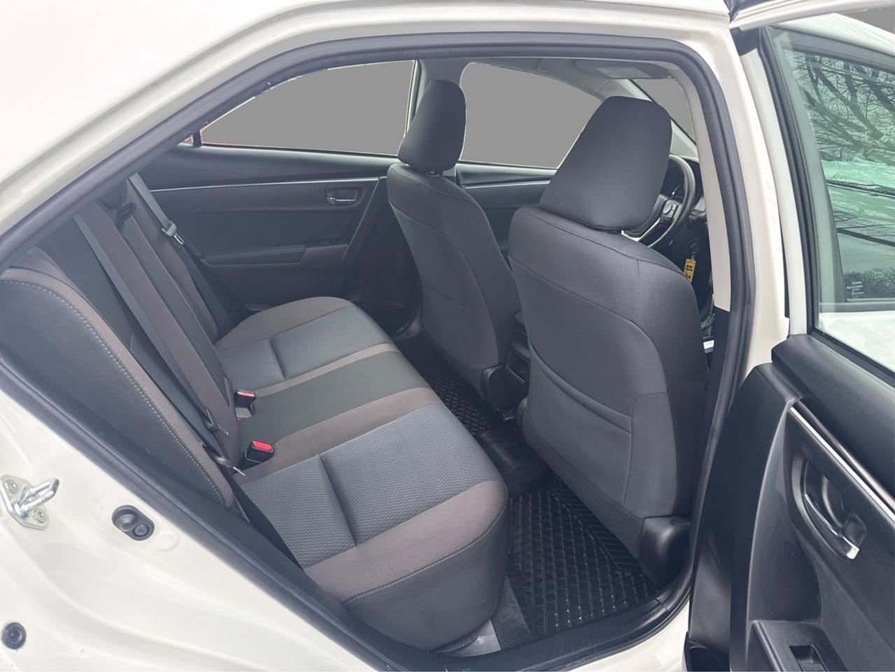 2018 Toyota Corolla LE Photo