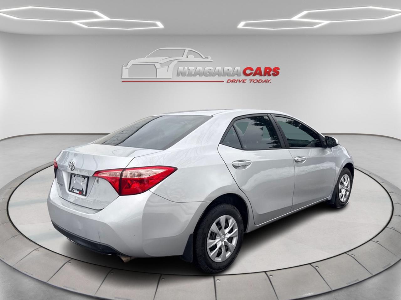 2017 Toyota Corolla LE Photo