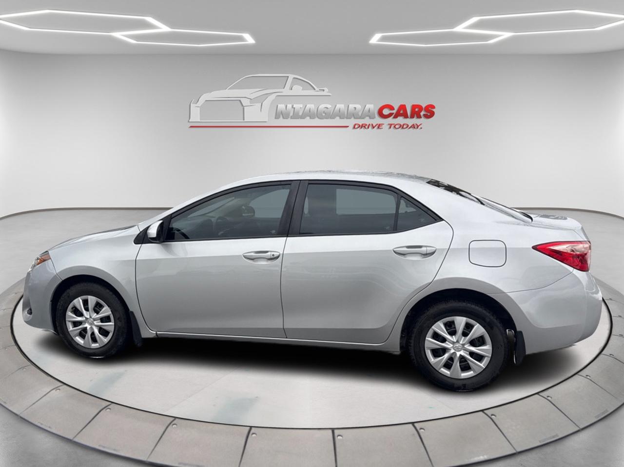 2017 Toyota Corolla LE Photo