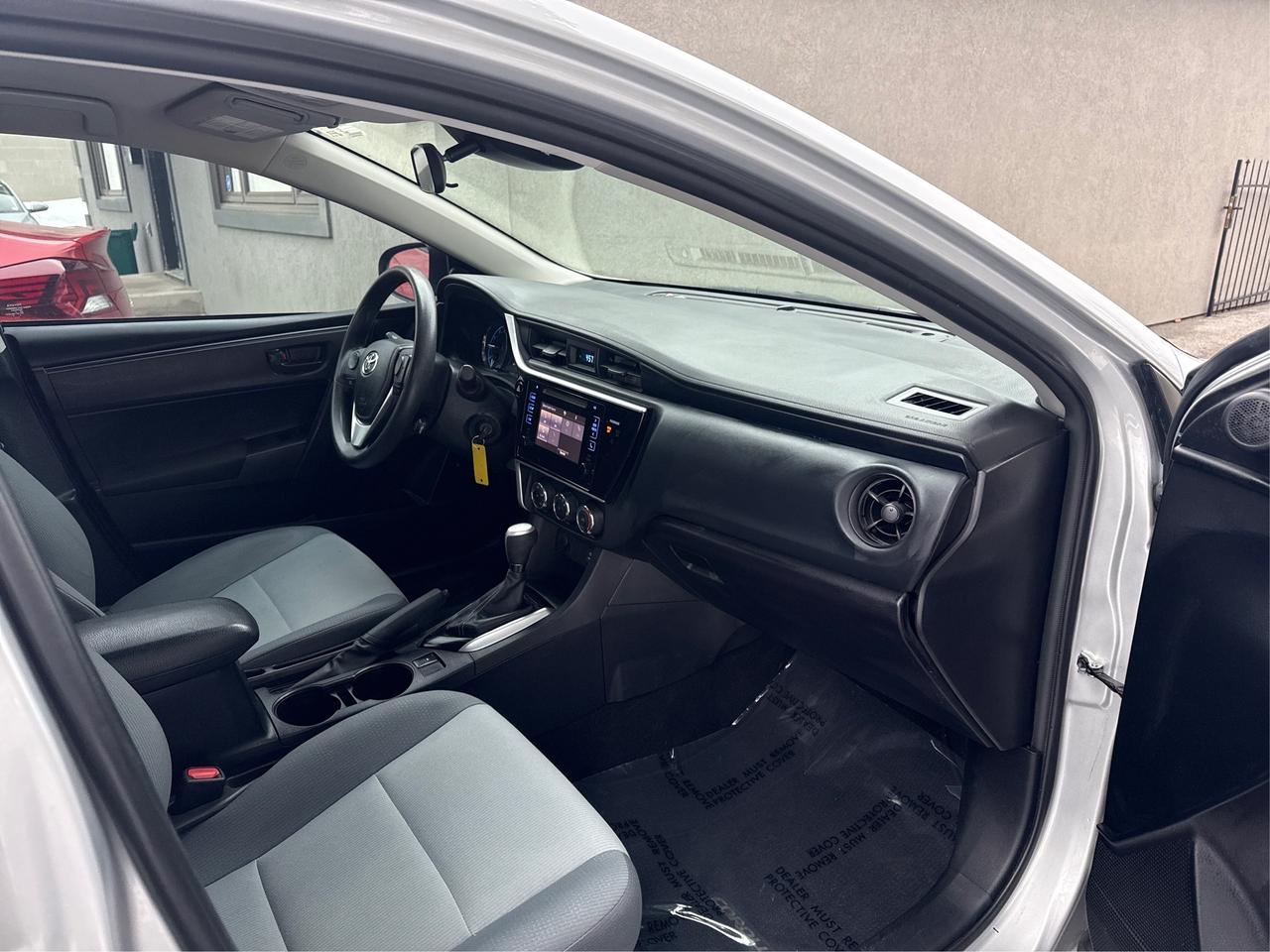 2017 Toyota Corolla LE Photo