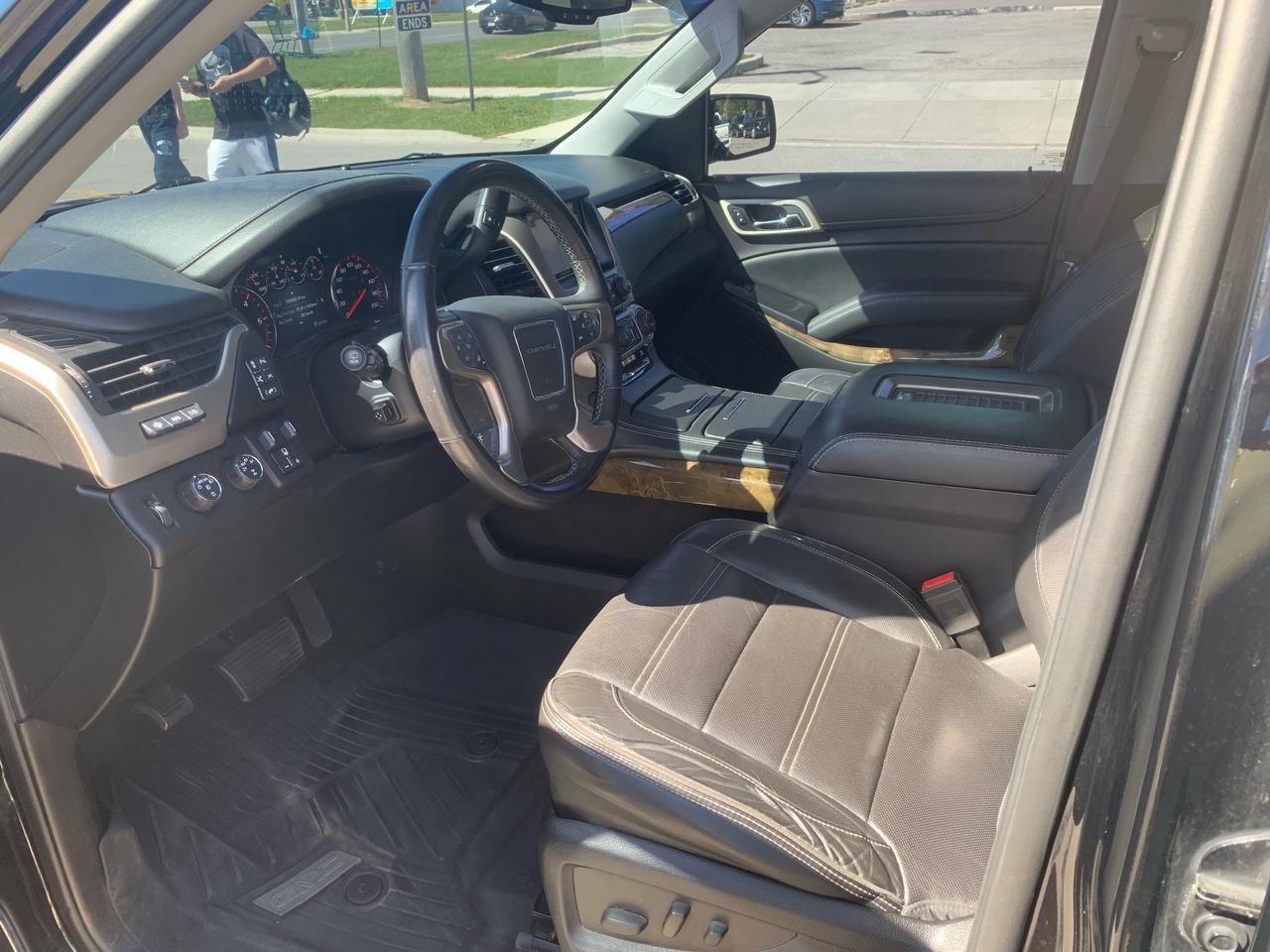 2016 GMC Yukon **DENALI** "REMOTE START" Photo