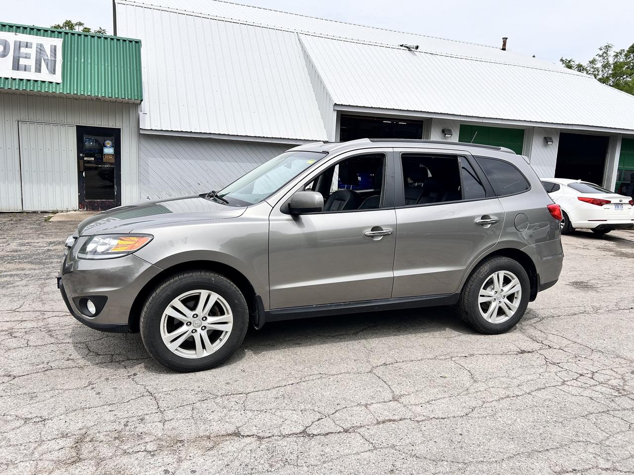 2012 Hyundai Santa Fe SE 3.5 Photo