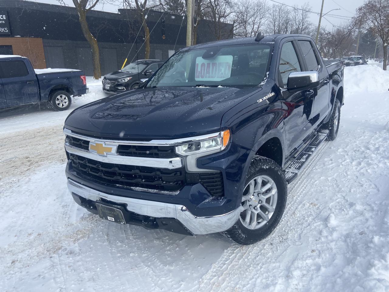 2023 Chevrolet Silverado 1500 LT Photo2