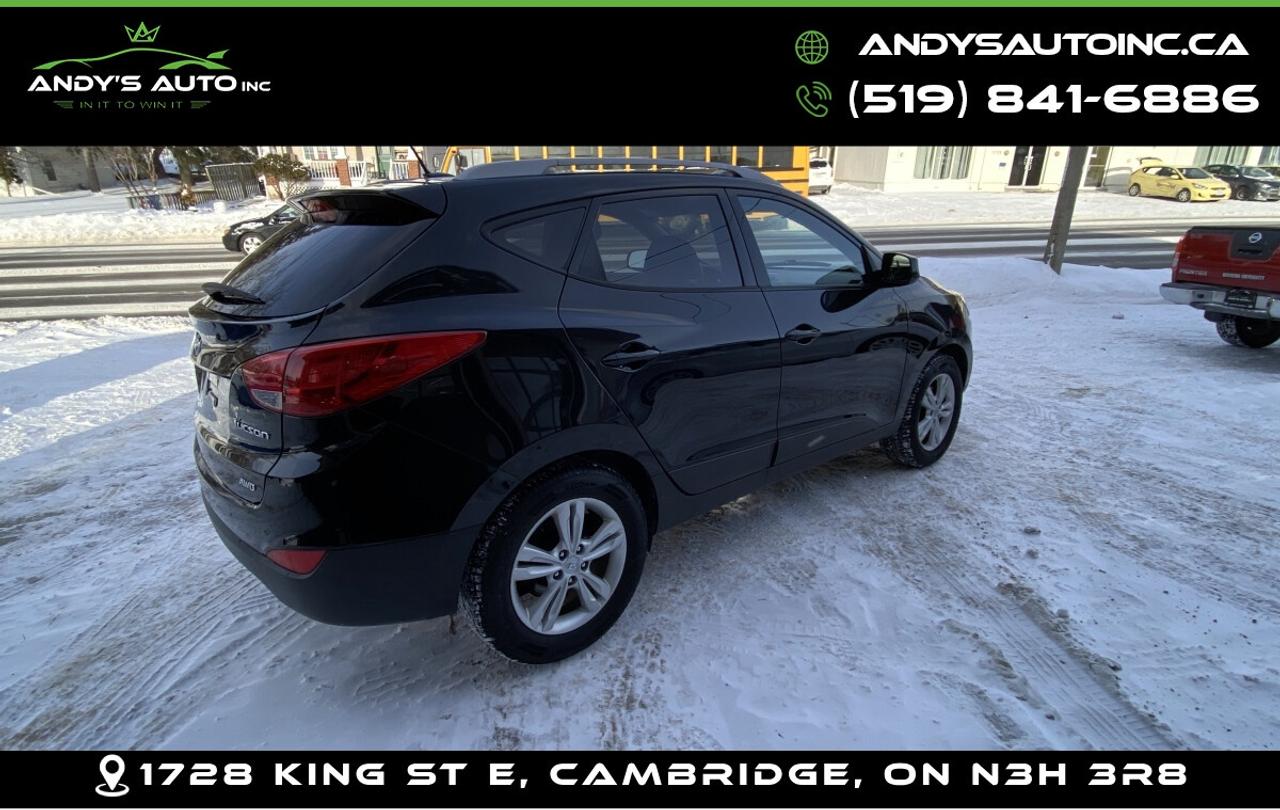 2013 Hyundai Tucson GLS ! ONE OWNER ! AWD ! HEATED SEATS ! LOW KMS Photo