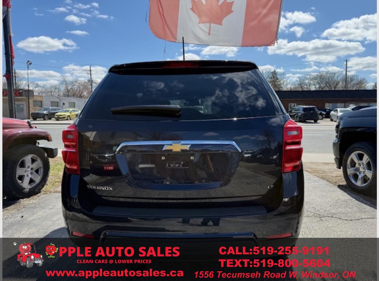 2017 Chevrolet Equinox LT Photo4