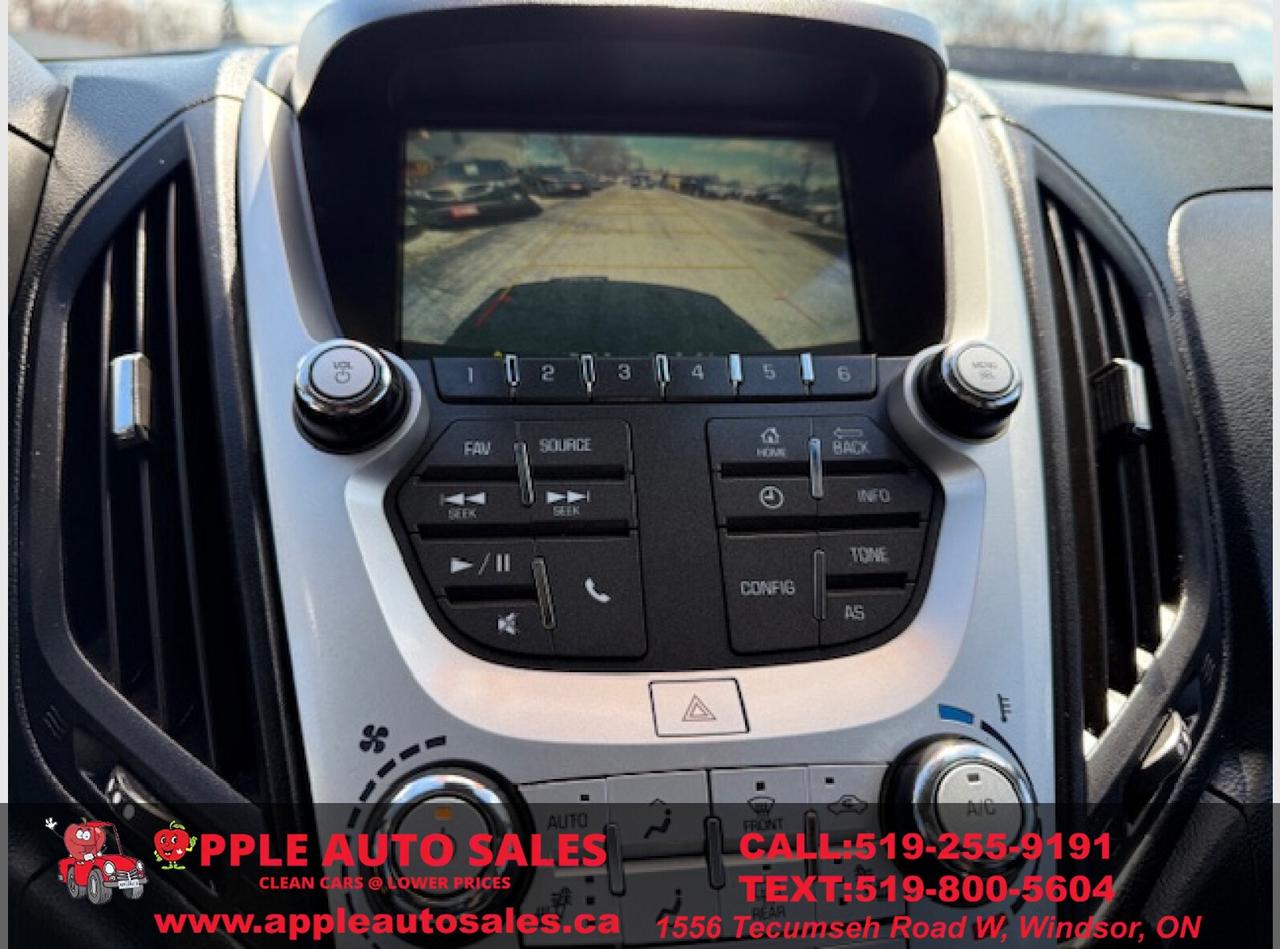 2017 Chevrolet Equinox LT Photo