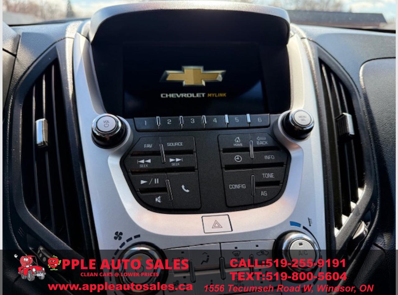 2017 Chevrolet Equinox LT Photo